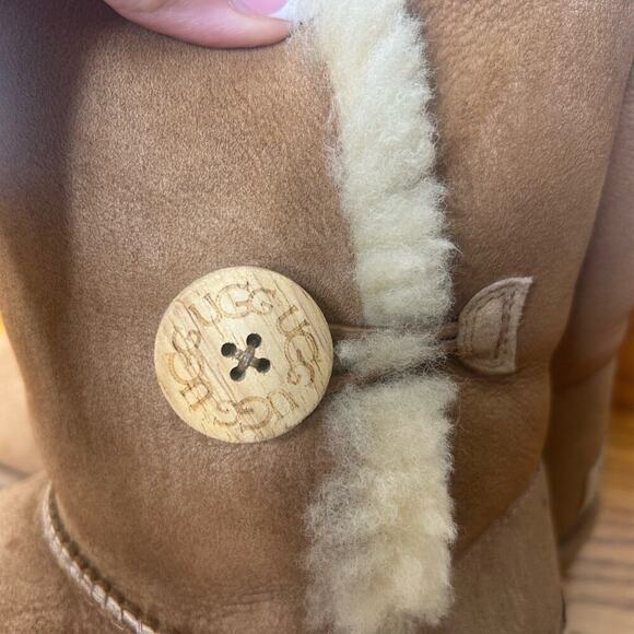 UGG Bailey Button Size 7 Boot Bootie Snow Winter - Picture 7 of 11